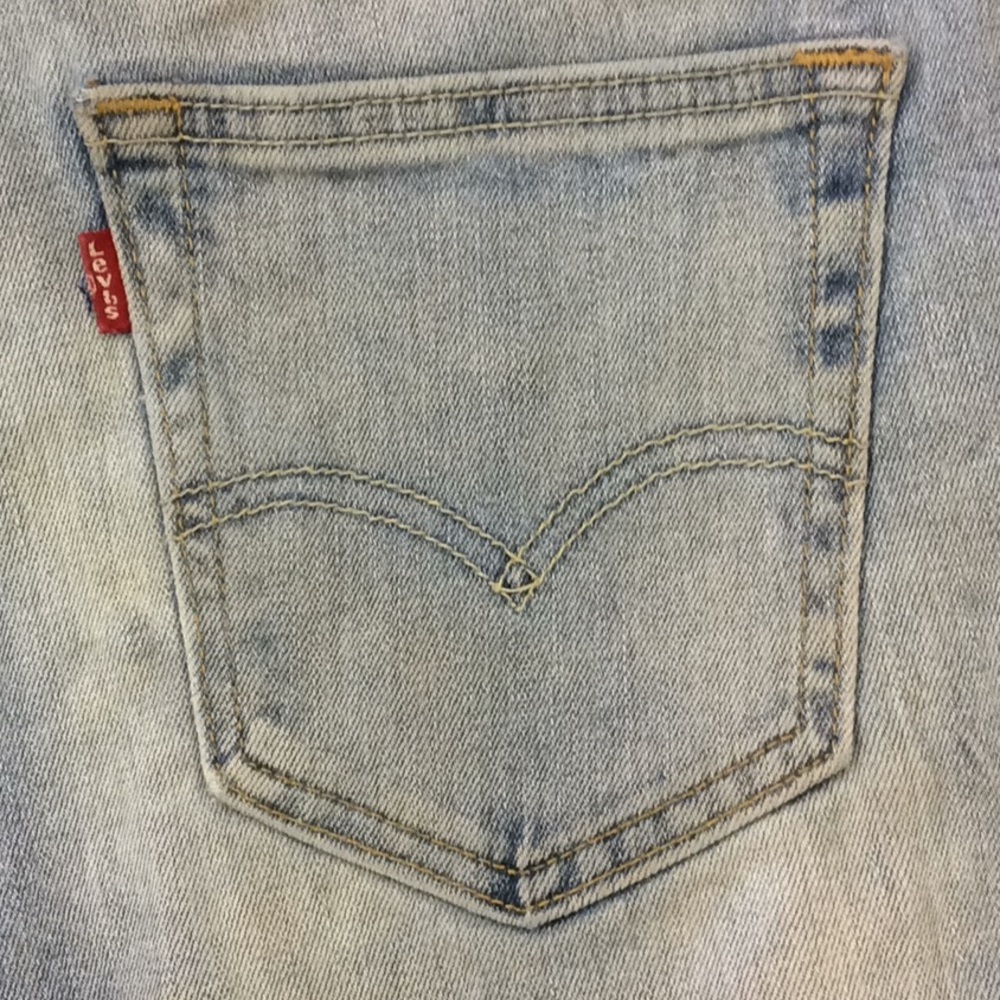 Levi’s Jean Shorts - Picture 4 of 9